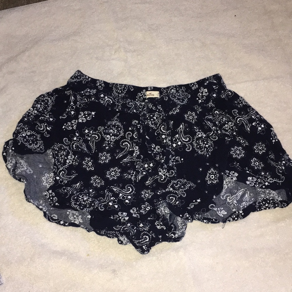 Flowly shorts